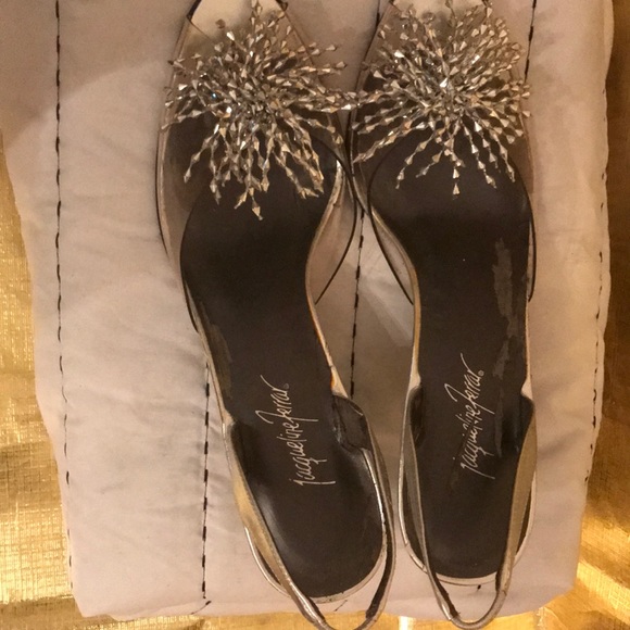 Jacqueline Ferrar Clear Heel with Fancy Bow. - Picture 2 of 5